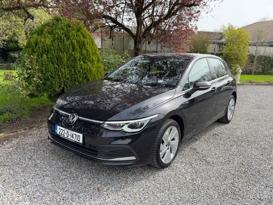 2022 Volkswagen Golf - image 14