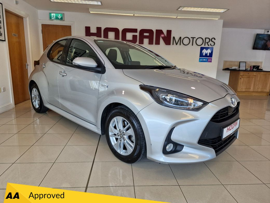 2022 Toyota Yaris Hybrid Luna Automatic €22,750