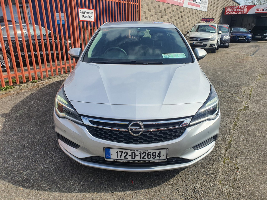 2017 Opel Astra - image 2