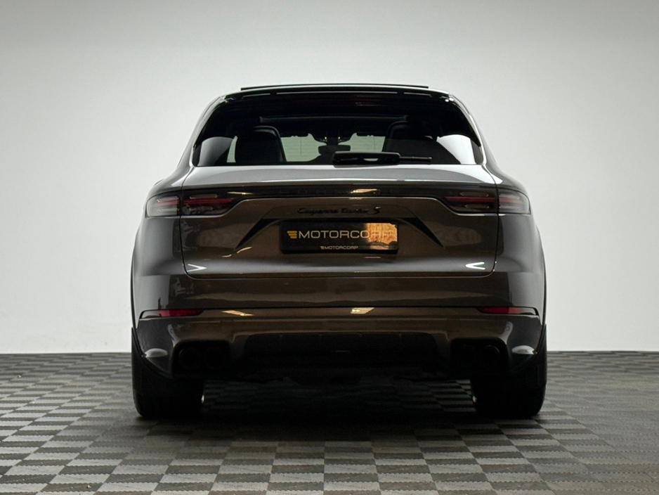 2020 Porsche Cayenne - image 6