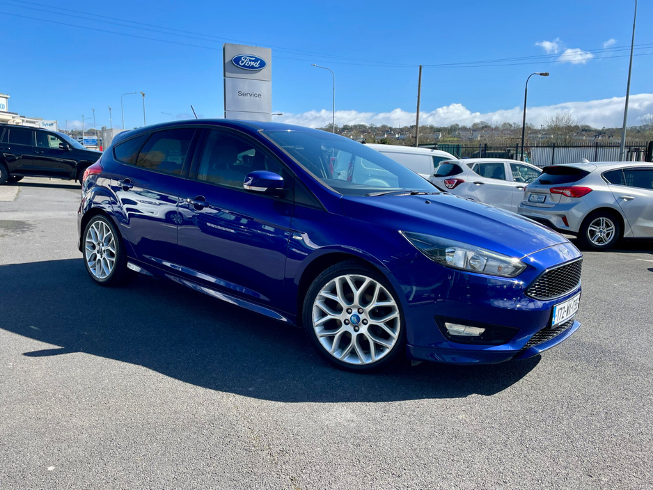 2017 Ford Focus - image 9