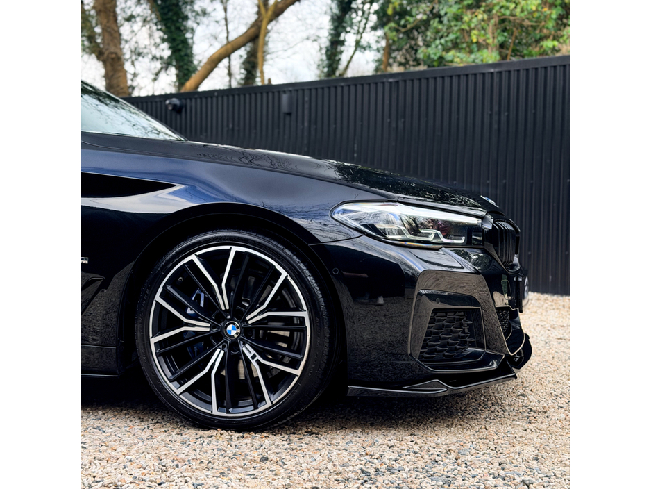 2021 BMW 5 Series - image 2