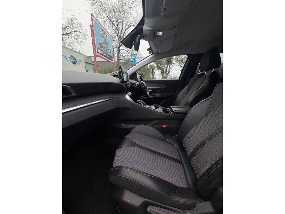 2022 Peugeot 3008 - image 18