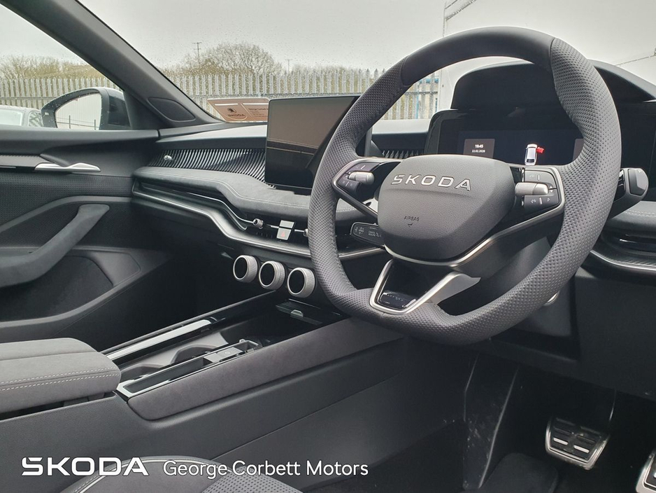 2026 Skoda Superb - image 7