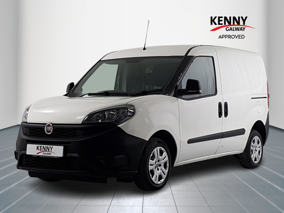 2021 Fiat Doblo - image 3
