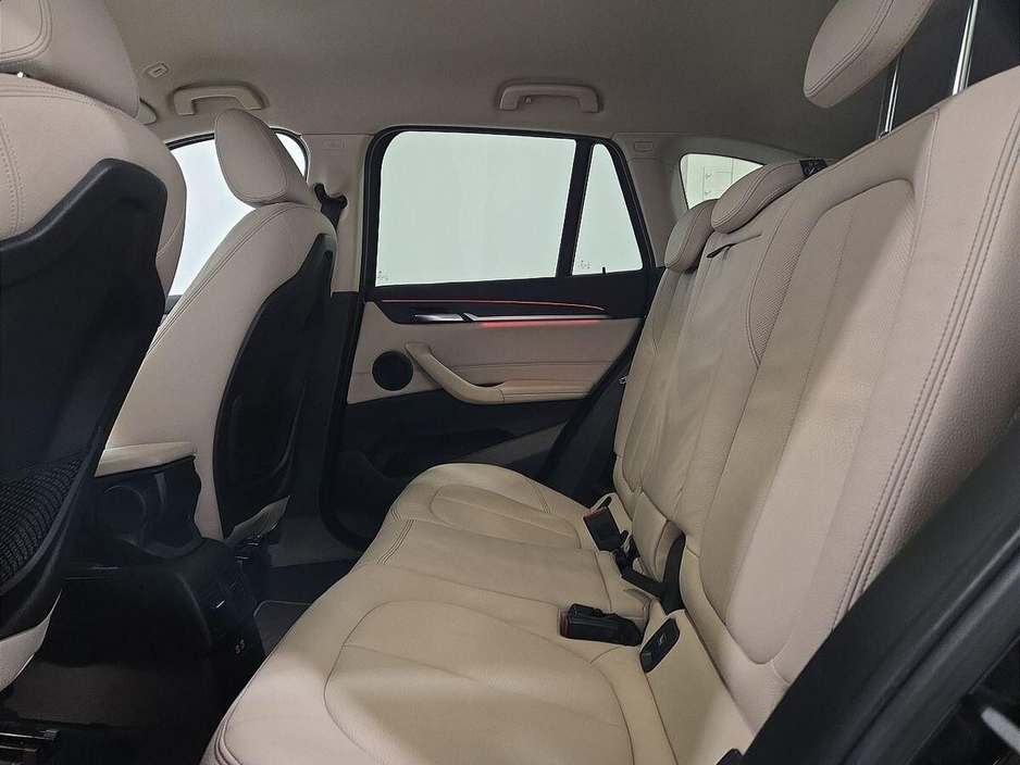 2022 BMW X1 - image 11