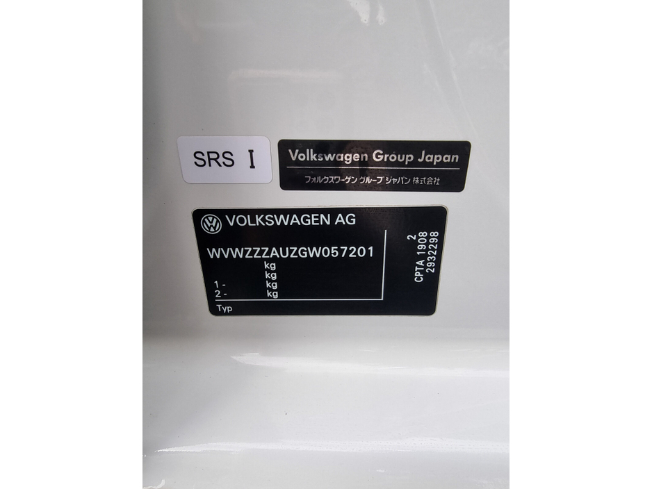 2016 Volkswagen Golf - image 8