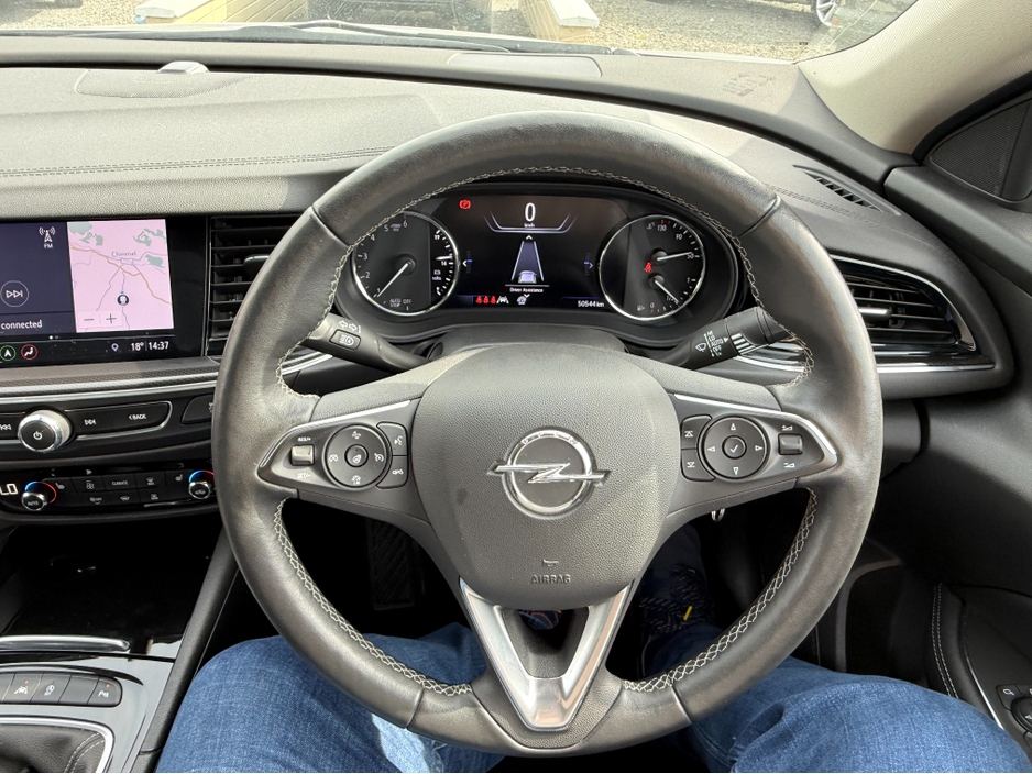 2022 Opel Insignia - image 16