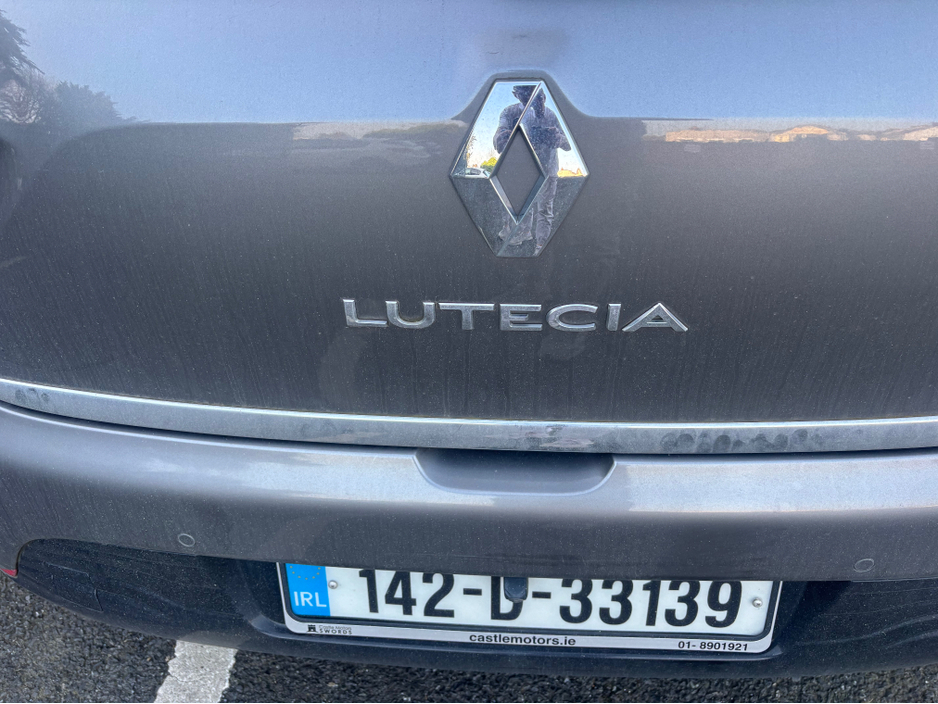 2014 Renault Clio - image 9