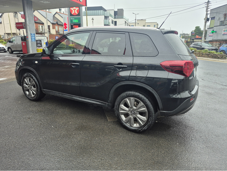 2025 Suzuki Vitara - image 8