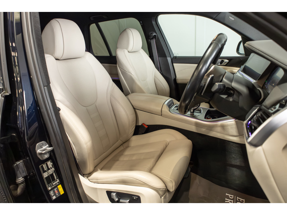 2022 BMW X5 xDrive45e M Sport €57,950