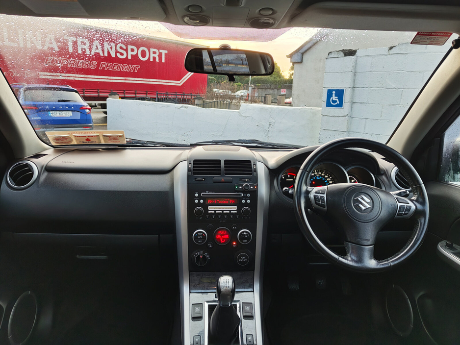 2011 Suzuki Grand Vitara - image 14
