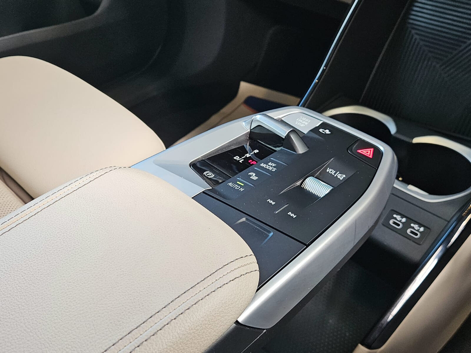 2023 BMW X1 - image 12