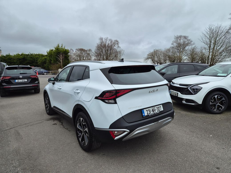 2023 Kia Sportage - image 4