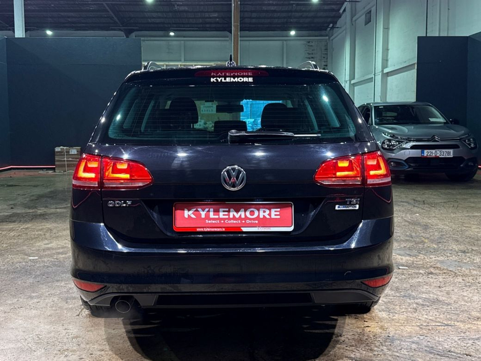 2016 Volkswagen Golf - image 4