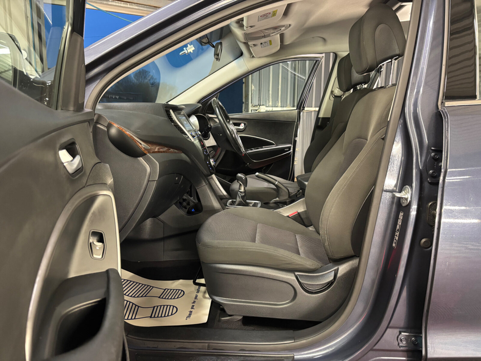 2017 Hyundai Santa Fe - image 17