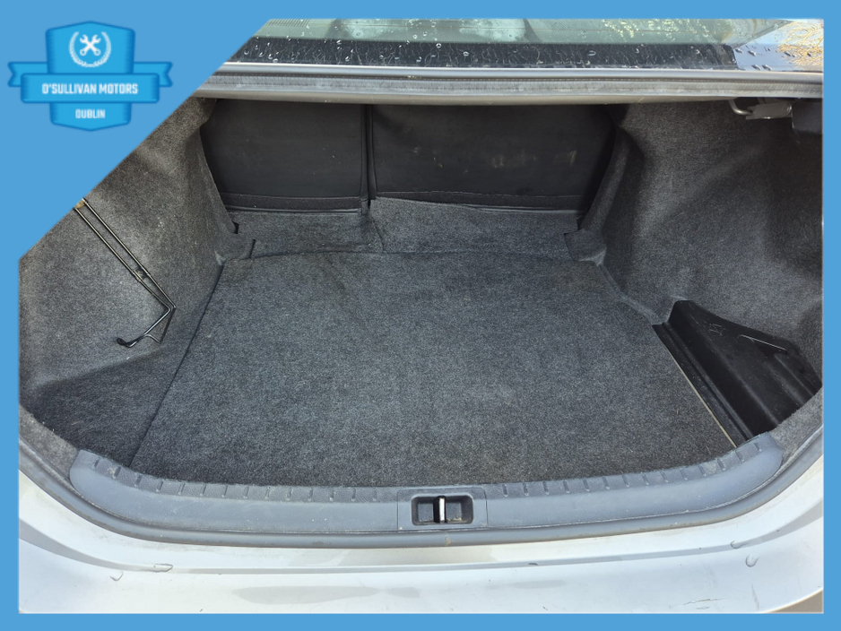 2015 Toyota Corolla - image 10