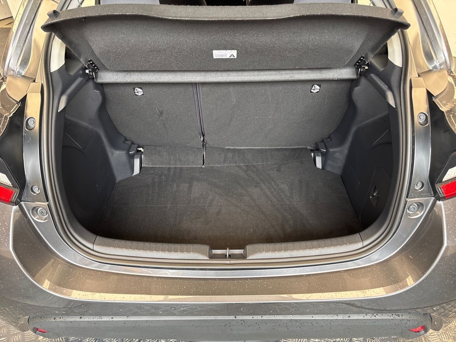 2025 Mazda Mazda2 - image 9