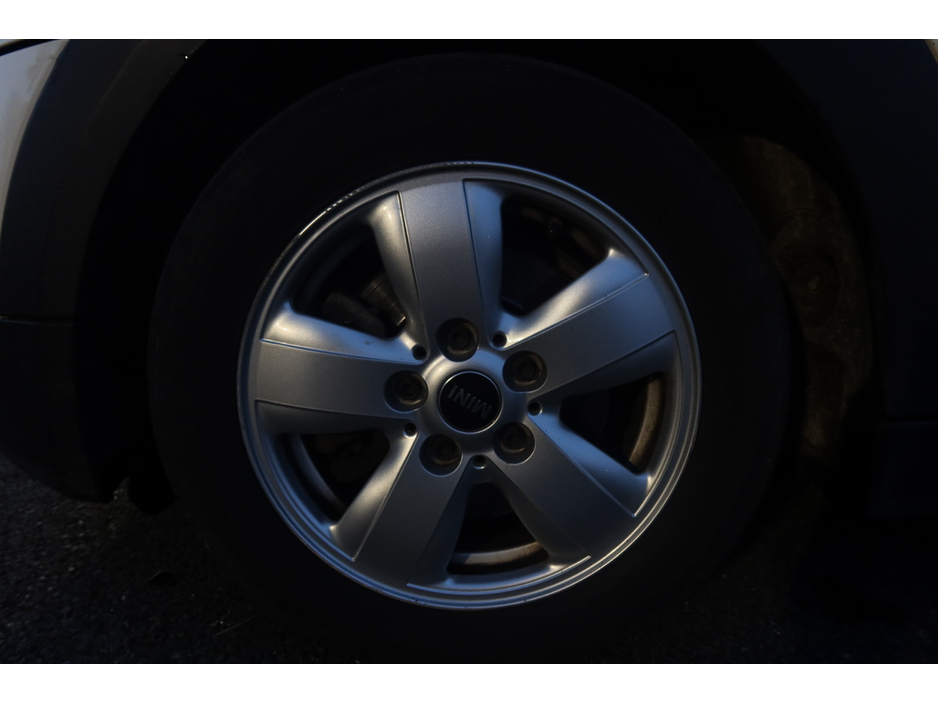 2015 MINI Hatch - image 26