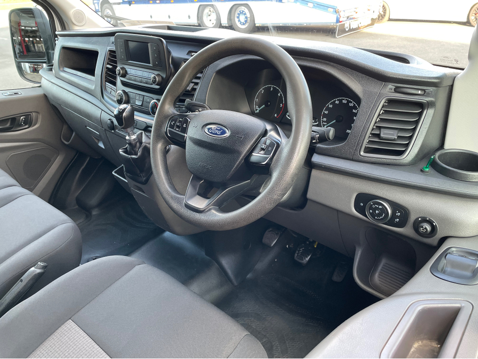 2022 Ford Transit - image 11