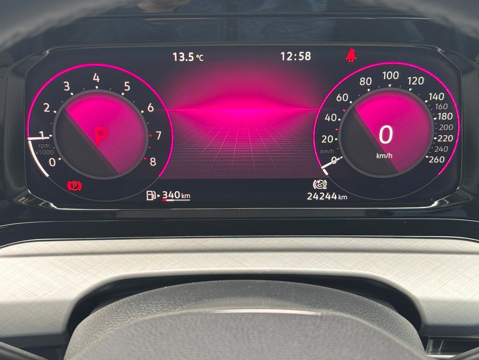 2022 Volkswagen Golf - image 14