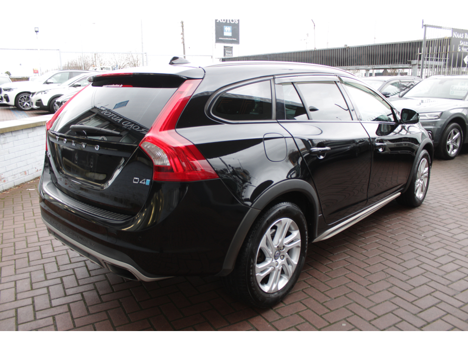 2016 Volvo V60 CROSS COUNTRY 2.0D4 180BHP  CROSS COUNTRY EDITION 5DR ESTATE AUTOMATIC // STUNNING CAR WITH ONLY 152, 000 KMS // BUY WITH CONFIDENCE AA AND SIMI APPROVED DEALER 2025 // FINANCE ARRANGED // ALL TRADE INS WELCOME // €15,950