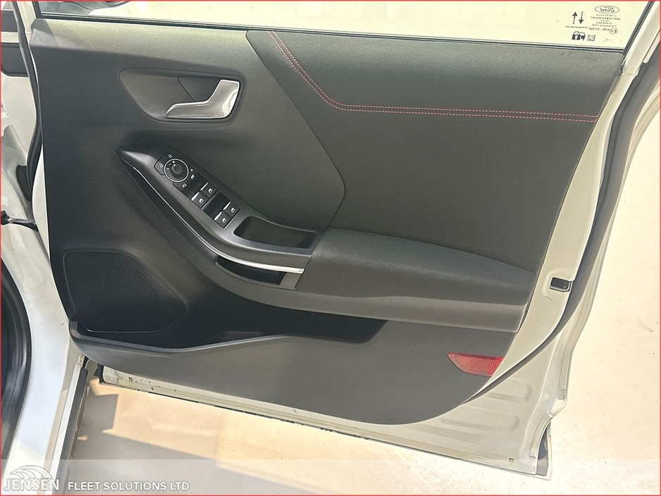 2022 Ford Puma - image 16