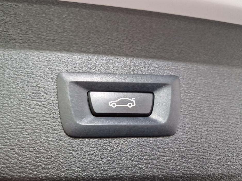 2022 BMW X1 - image 13