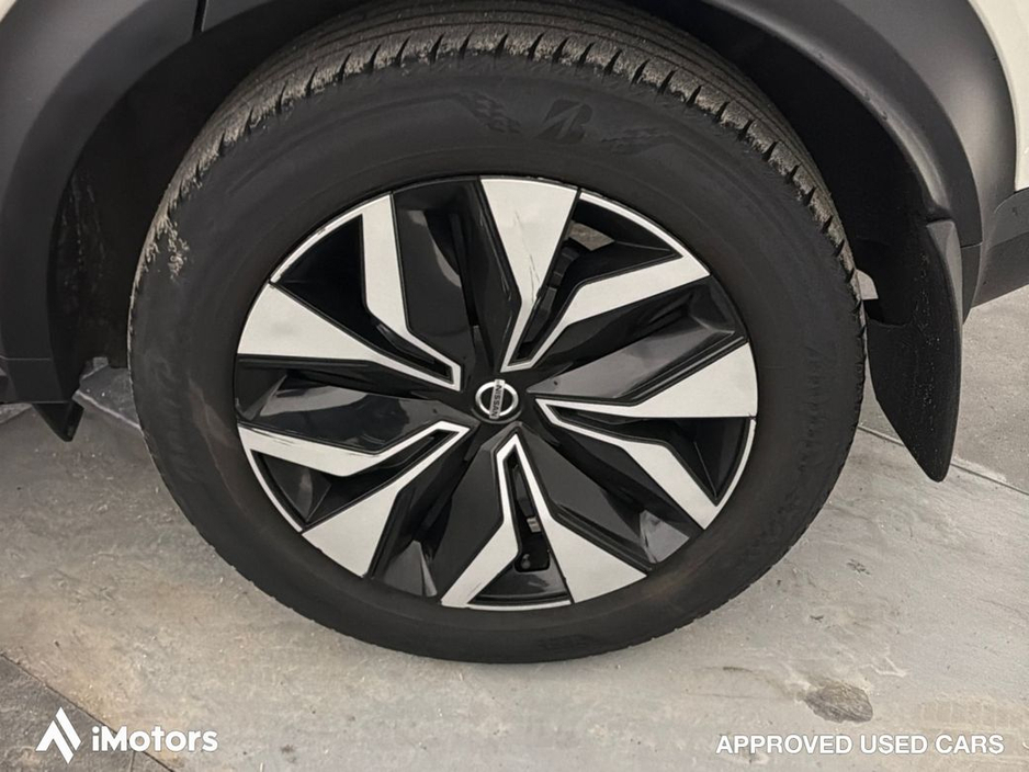 2022 Nissan Juke - image 11