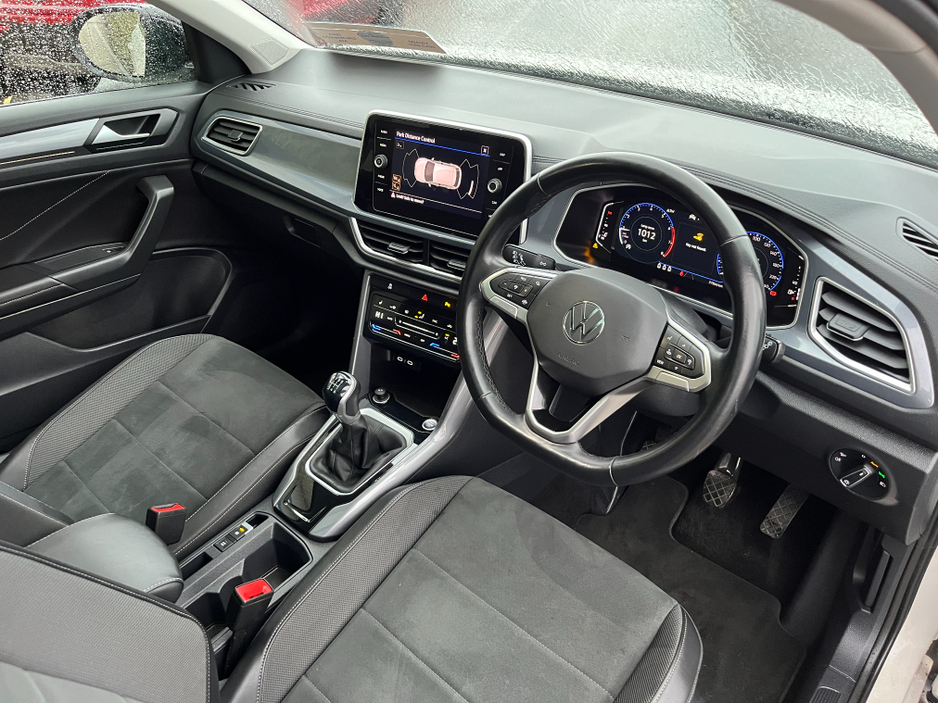 2023 Volkswagen T-Roc STYLE 1.0 PETROL //HIGH SPEC//HALF LEATHER HEATED SEATS//PANORAMIC GLASS ROOF//SAT NAV//REVERSE CAMERA// €27,950