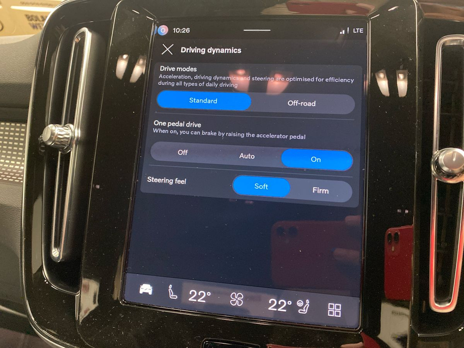 2026 Volvo EX40 - image 14