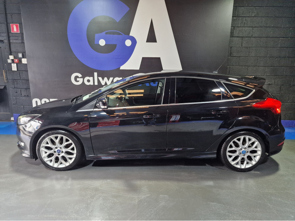 2015 Ford Focus - image 4