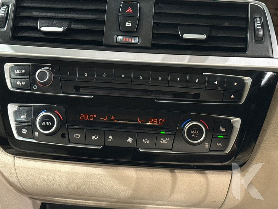 2016 BMW 3 Series - image 18