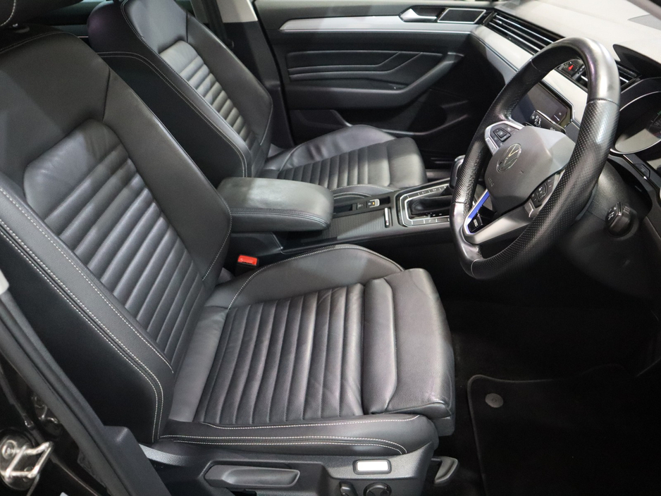2021 Volkswagen Passat - image 23