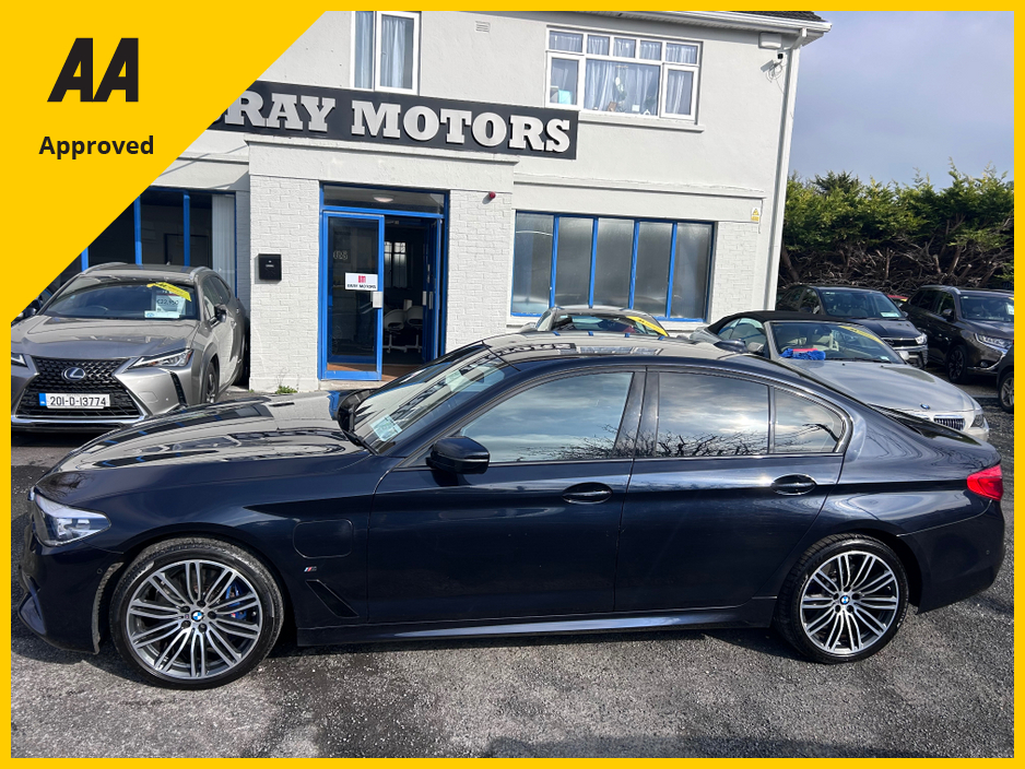 2019 BMW 5 Series - image 3