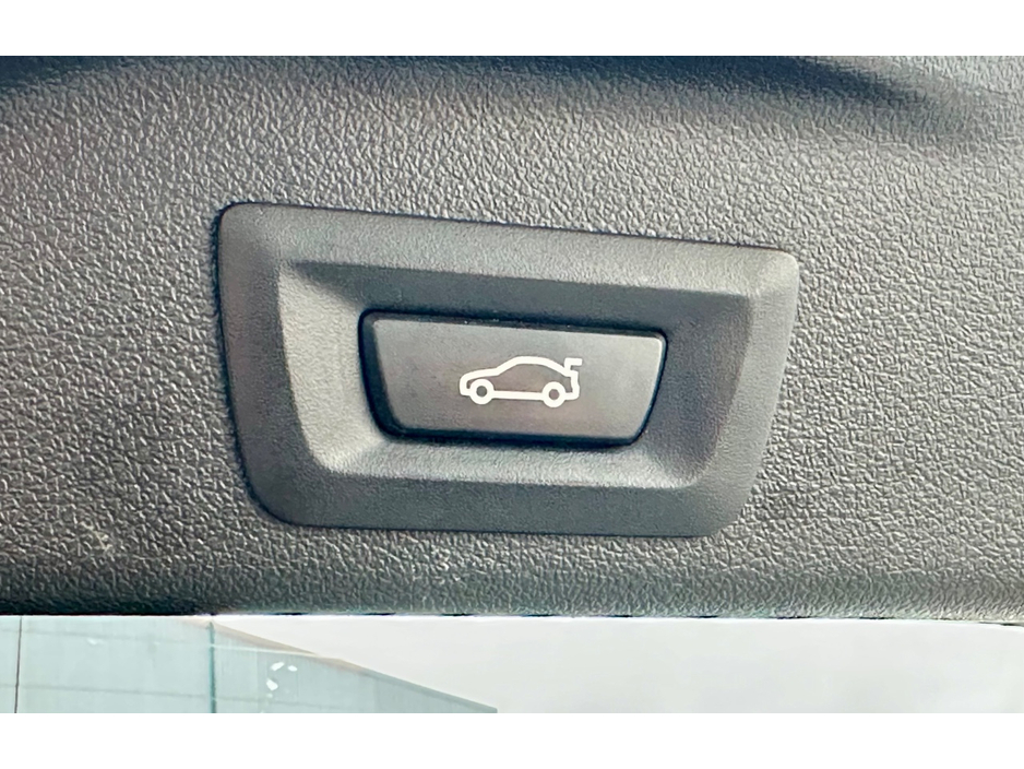 2022 BMW X5 - image 13