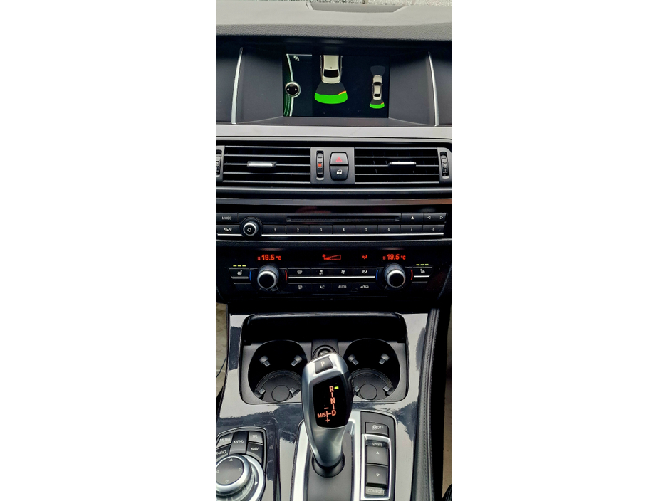 2014 BMW 5 Series - image 7