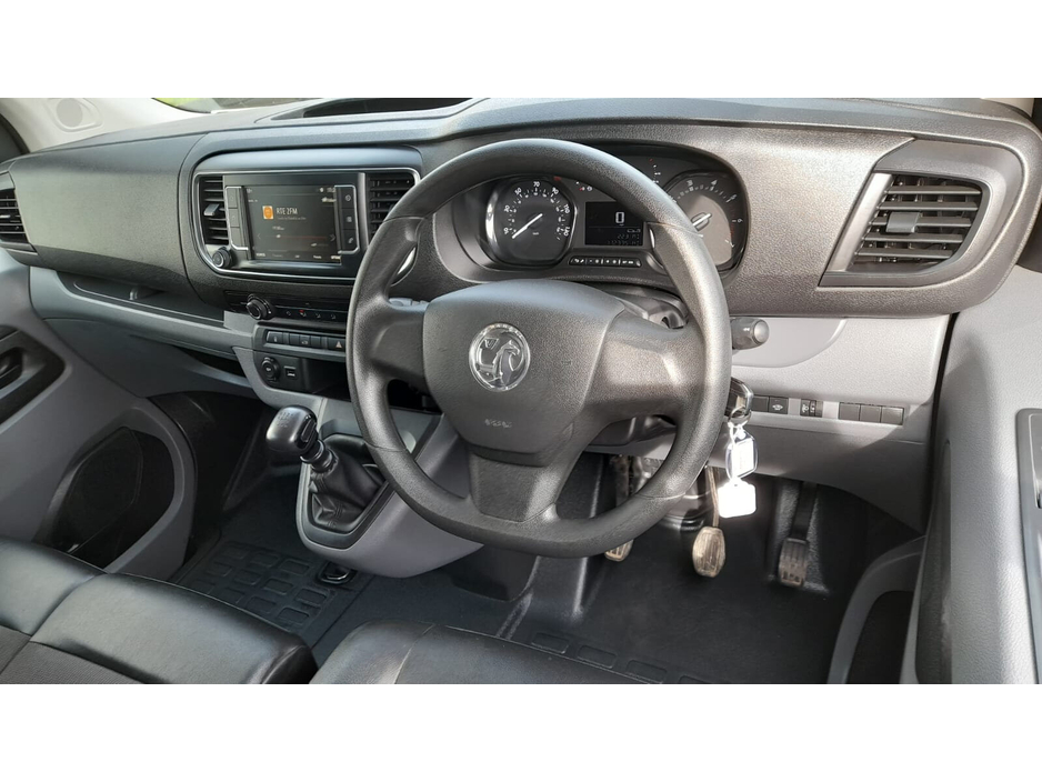 2021 Vauxhall Vivaro - image 6