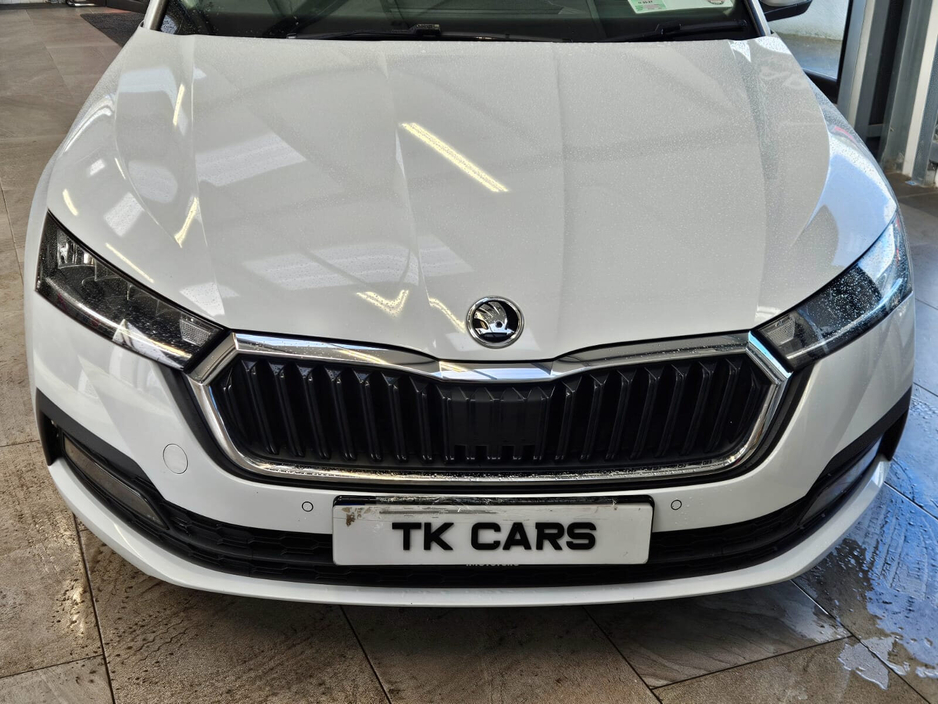 2021 Skoda Octavia - image 4