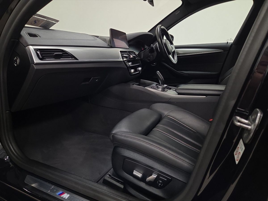 2019 BMW 5 Series 520d xDrive M Sport €31,995