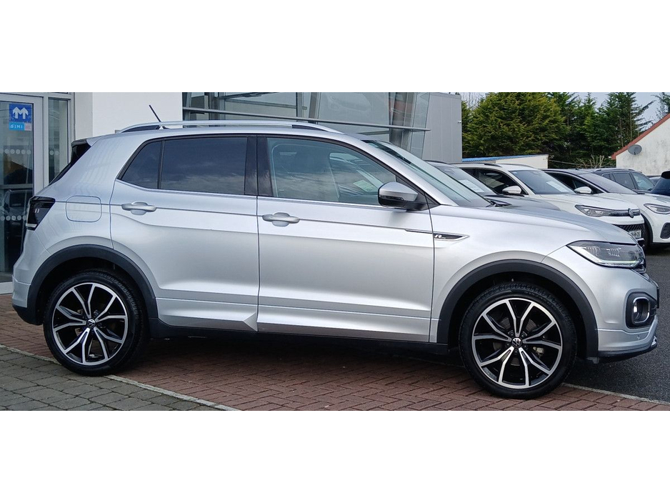 2024 Volkswagen T-Cross - image 2