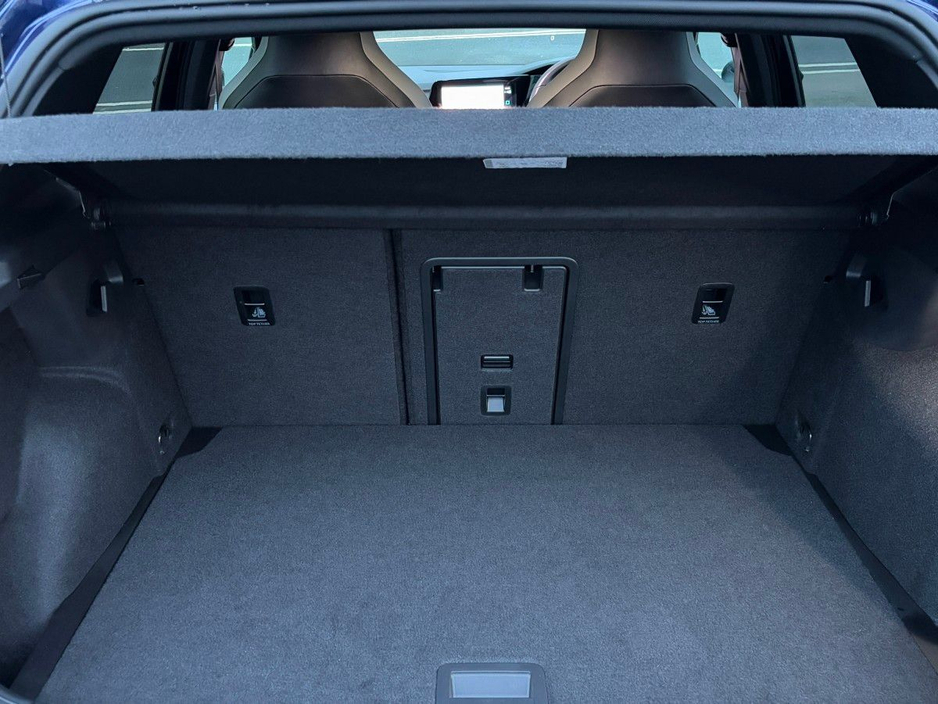 2023 Volkswagen Golf - image 22