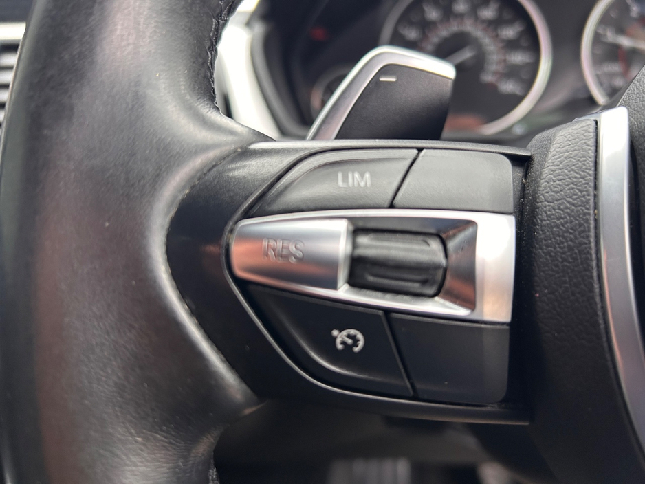 2017 BMW 3 Series - image 14