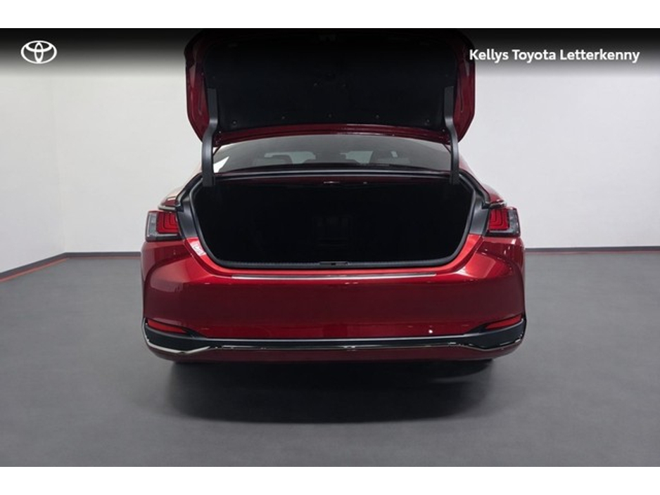 2024 Lexus ES 300 H - image 10