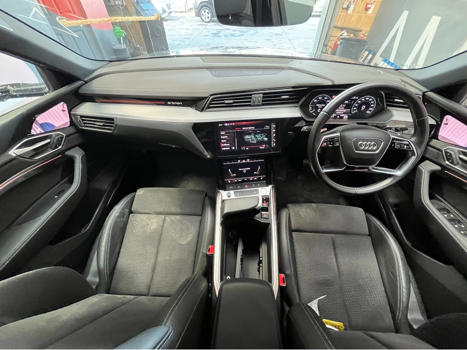 2021 Audi e-tron - image 19