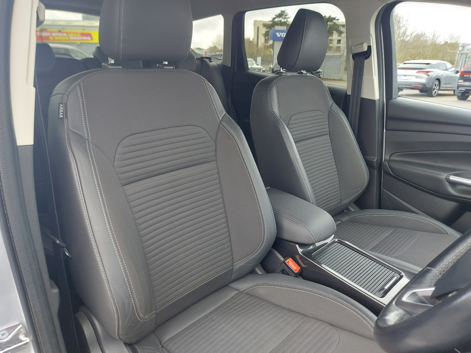 2017 Ford Kuga - image 15