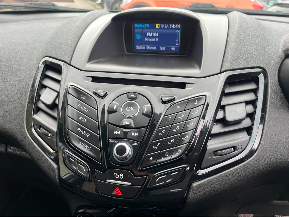 2016 Ford Fiesta - image 18