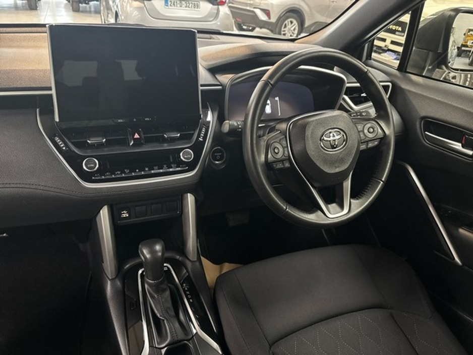 2024 Toyota Corolla Cross - image 8