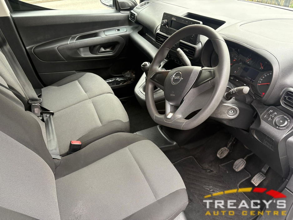 2021 Opel Combo LWB TWIN SLIDE DOORS LOW MILEAGE €12154.47+VAT=€14950 €12,154