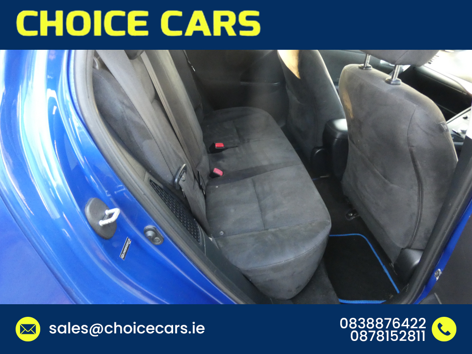 2011 Lexus CT 200 h - image 7